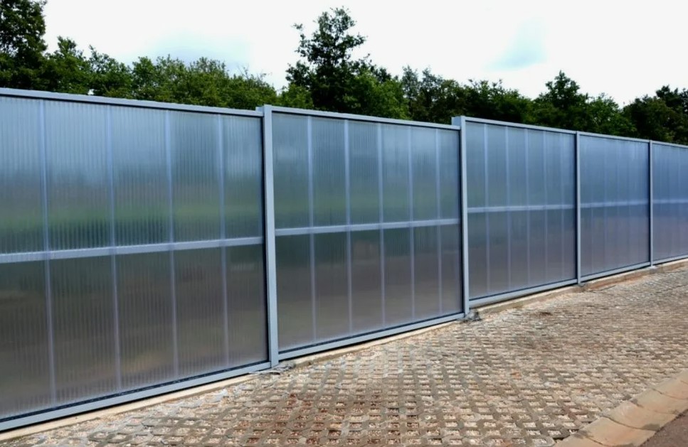 Забор из поликарбоната прозрачный