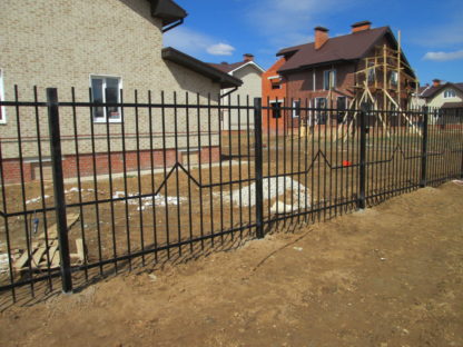 Двухметровый секционный забор для частного дома