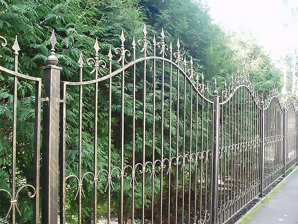 Забор металлический кованный