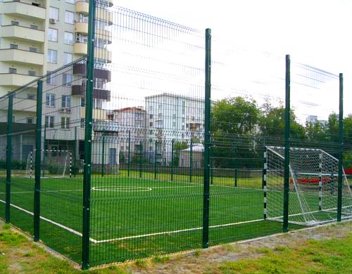 Ограждение спортивной площадки для игры в мини футбол