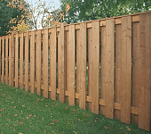 Деревянный забор Шахматка с калиткой 45 х 1.8 м