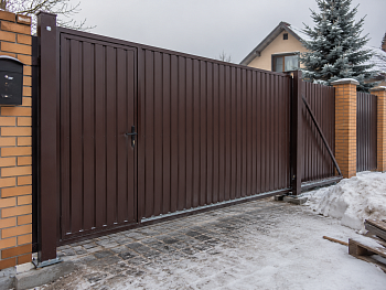 Откатные ворота профлист с калиткой